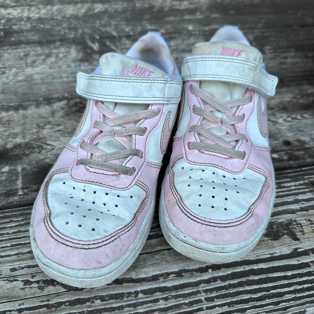 Girls Nikes